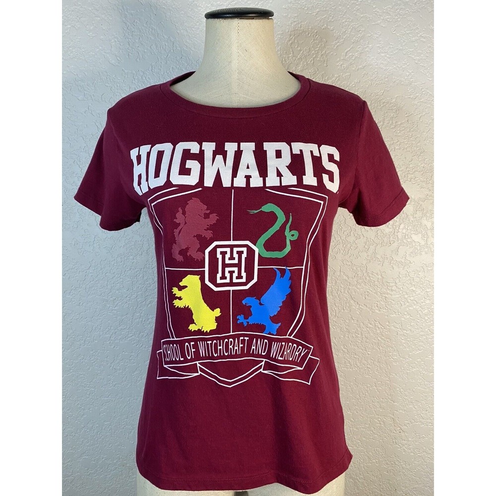 Harry Potter Hogwarts the Four Houses Red kids T-Shirt Size: Youth Medium